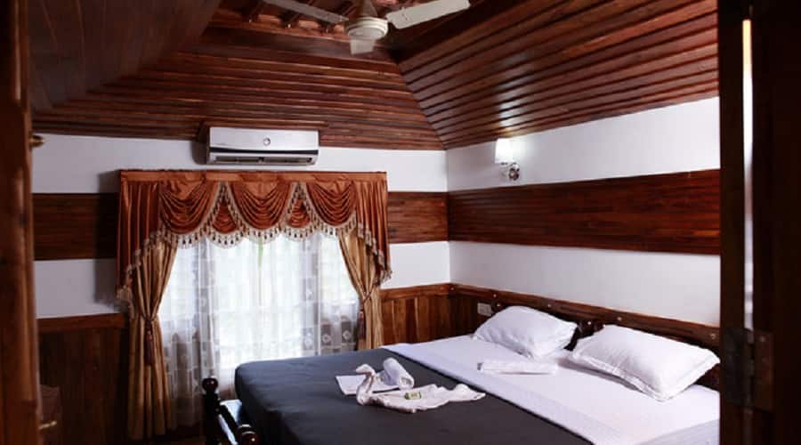 Kuttanadu Cruise Houseboat, Alleppey 4